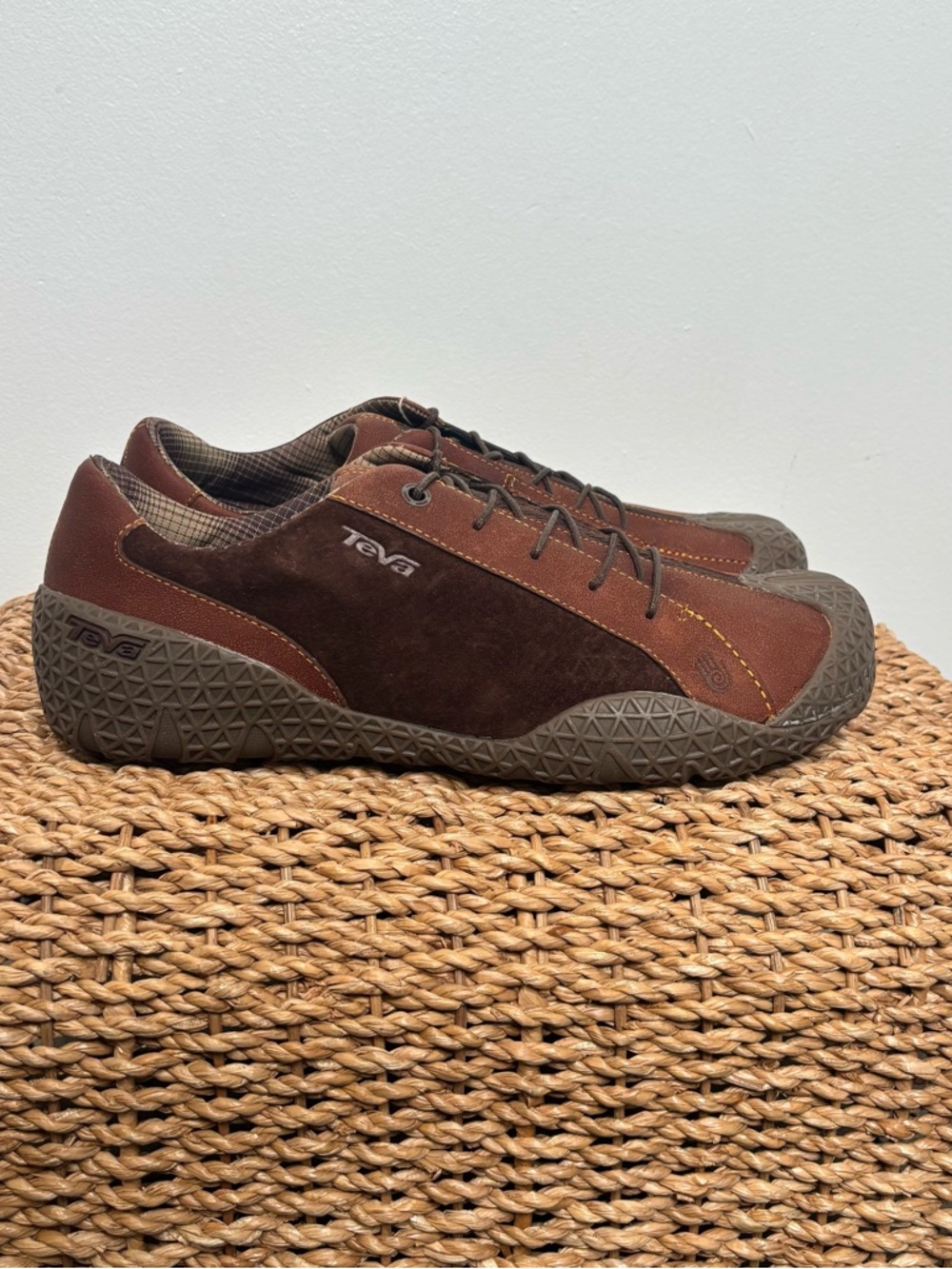 Teva Sneaker Shoes Men’s 11.5 Brown Leather Lace Up Mush Anti Slip